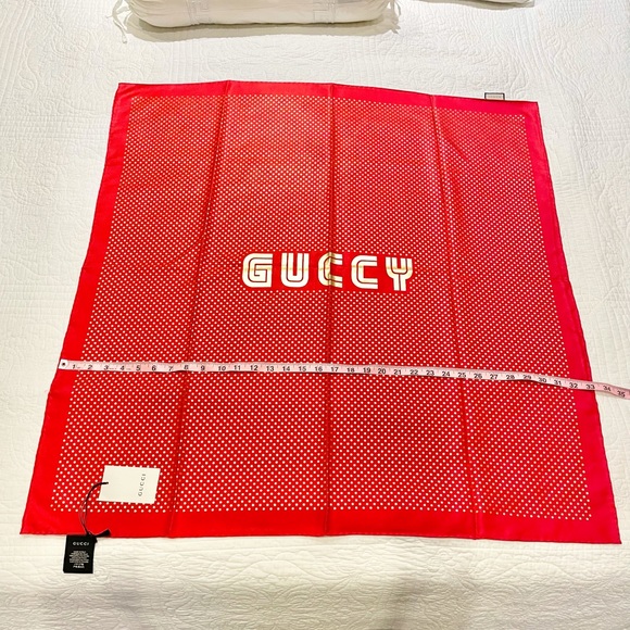 Authentic Gucci Red Gold Star Print with Guccy logo scarf. - Picture 3 of 10
